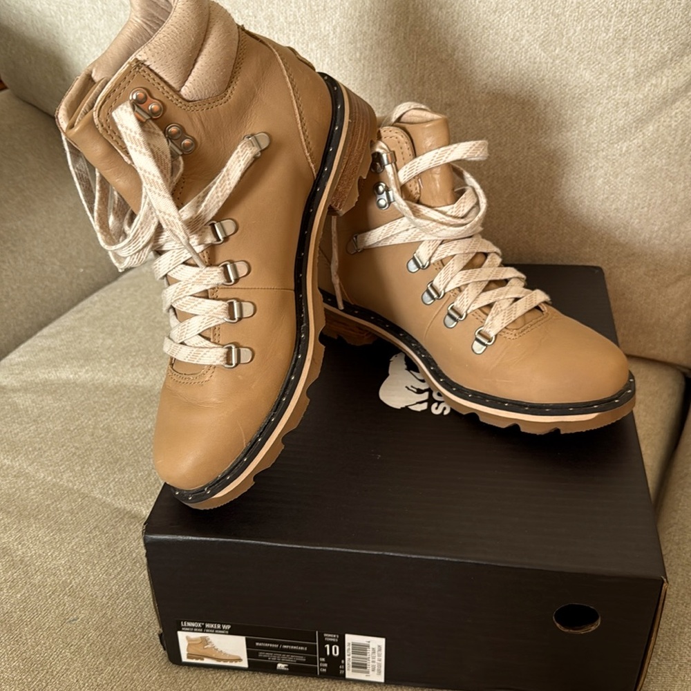 Sorel women’s new with box Lennox Hiker WP
Color:  Honest Beige, size 10